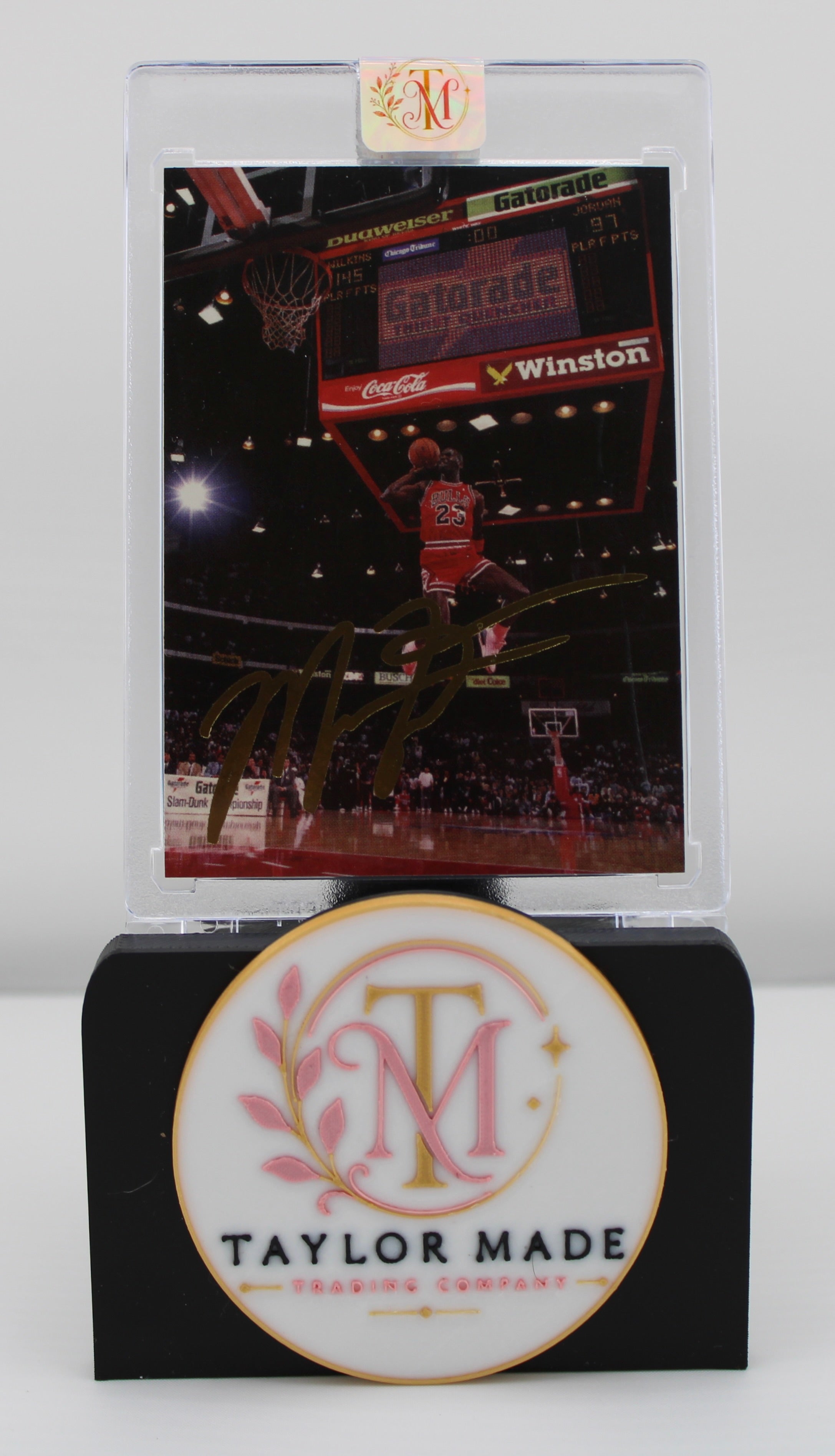 1993 American Holding Company Michael Jordan Card #1 of 5 Set #1316/10000 - Front (Dunk)