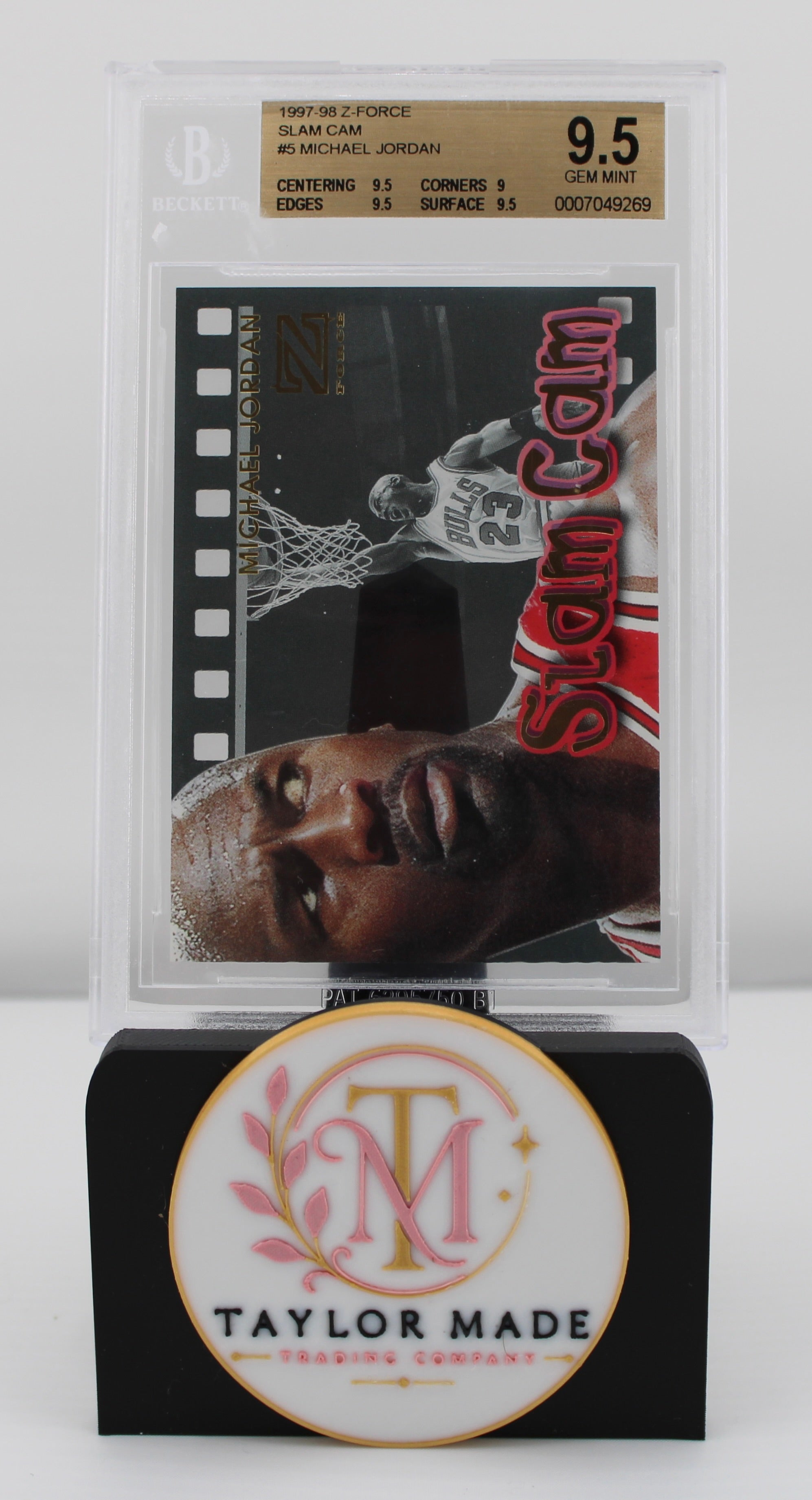Michael Jordan 1997-98 SkyBox Z-Force Slam Cam #5 BGS 9.5 - Alternate View